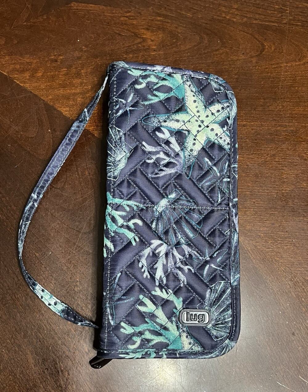 Lug Sleeper Zip Around Cosmetic Brush holder Plastic Lined Navy Stars And Shells
